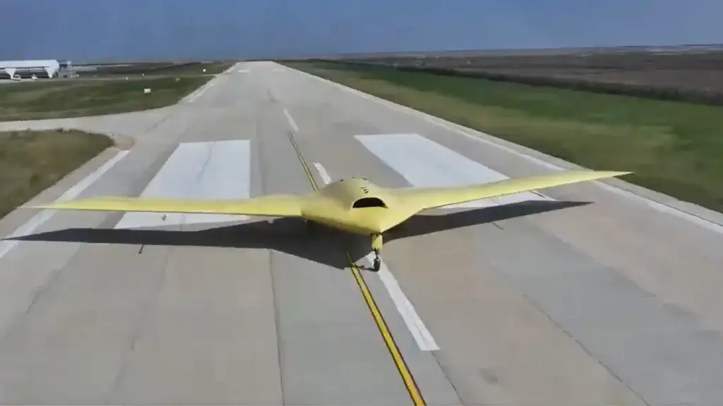 China confirma el primer vuelo exitoso de su dron furtivo CH-7